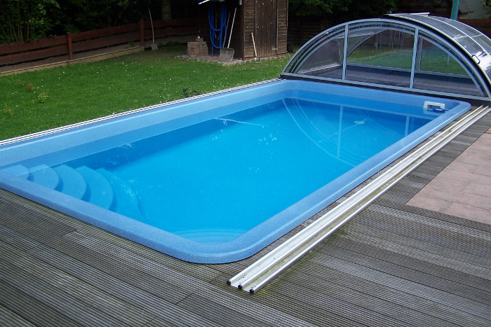 Stylisches Swimmingpool Becken